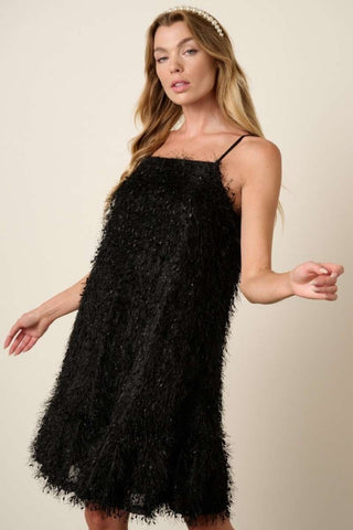 Vestido curto de alças finas com babados e penas Mittoshop