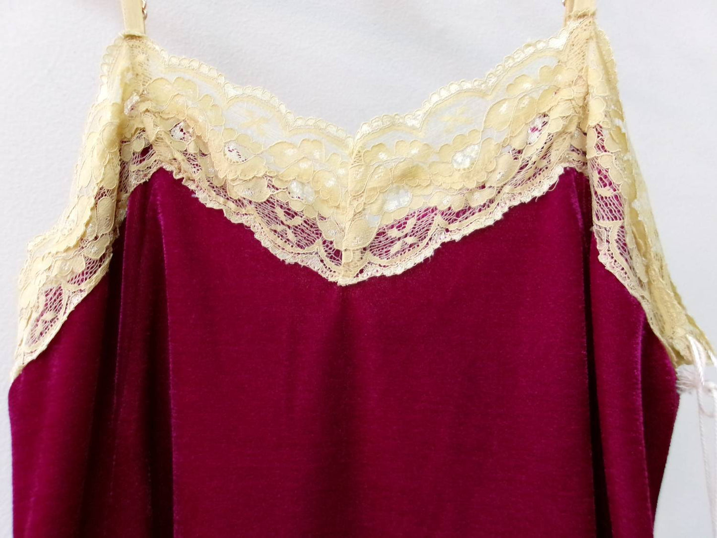 Aratta - Women's Velvet Lace Trim Cami With Button Down Back