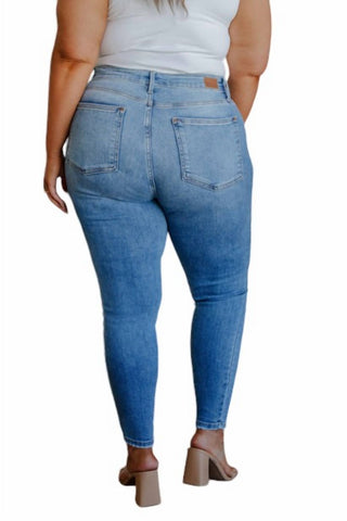 Judy Blue - Calça Jeans Skinny Vintage de Cintura Média