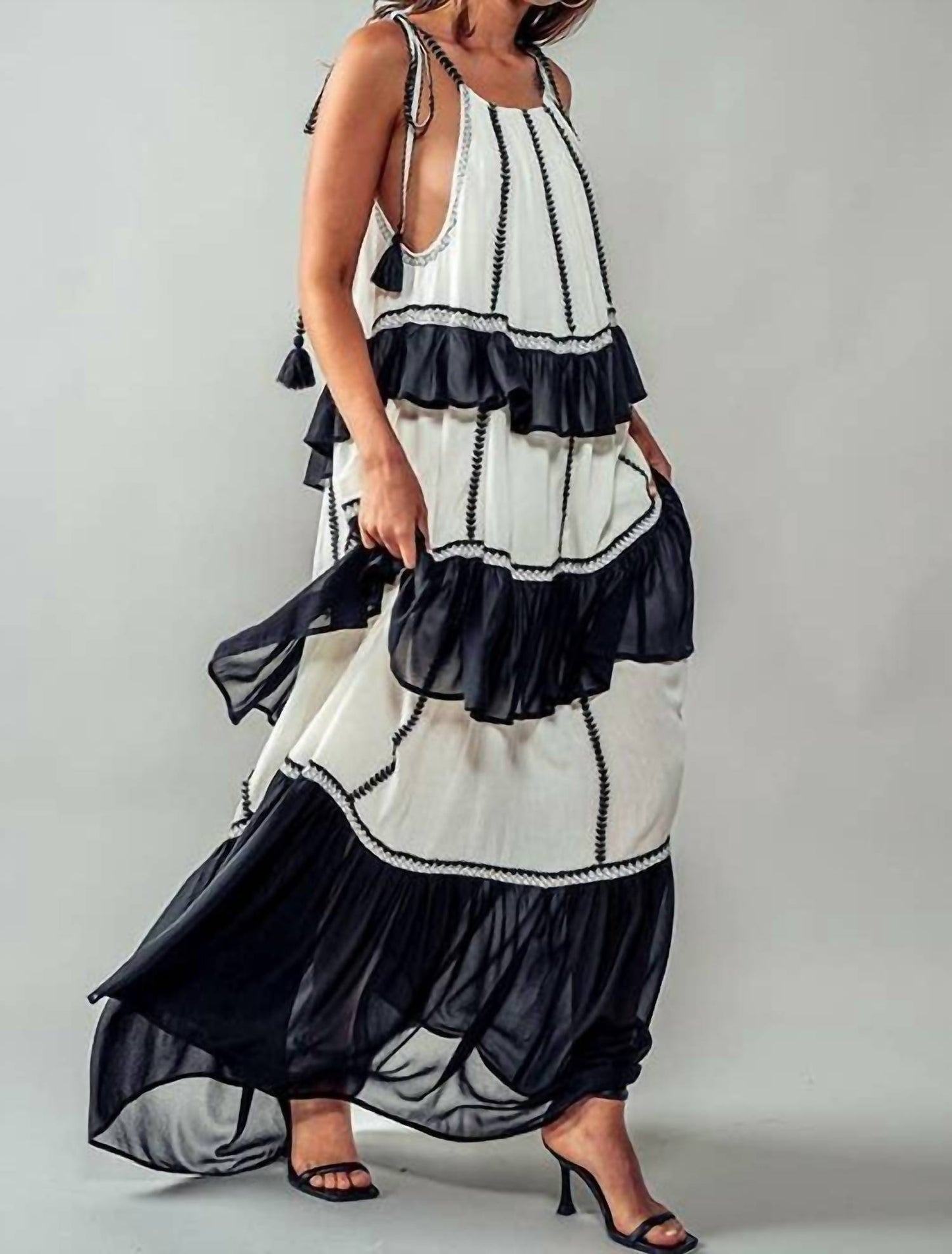 Urban Daizy - Midnight Garden Maxi Dress