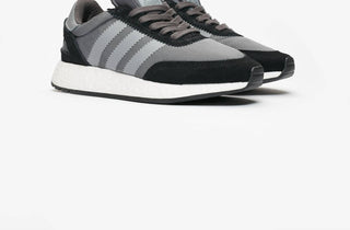 Adidas - Tênis de corrida feminino I-5923