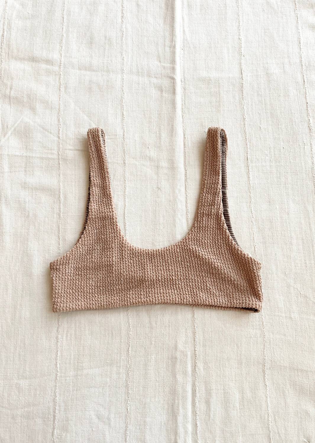 Acacia - Birdie Scrunch Top