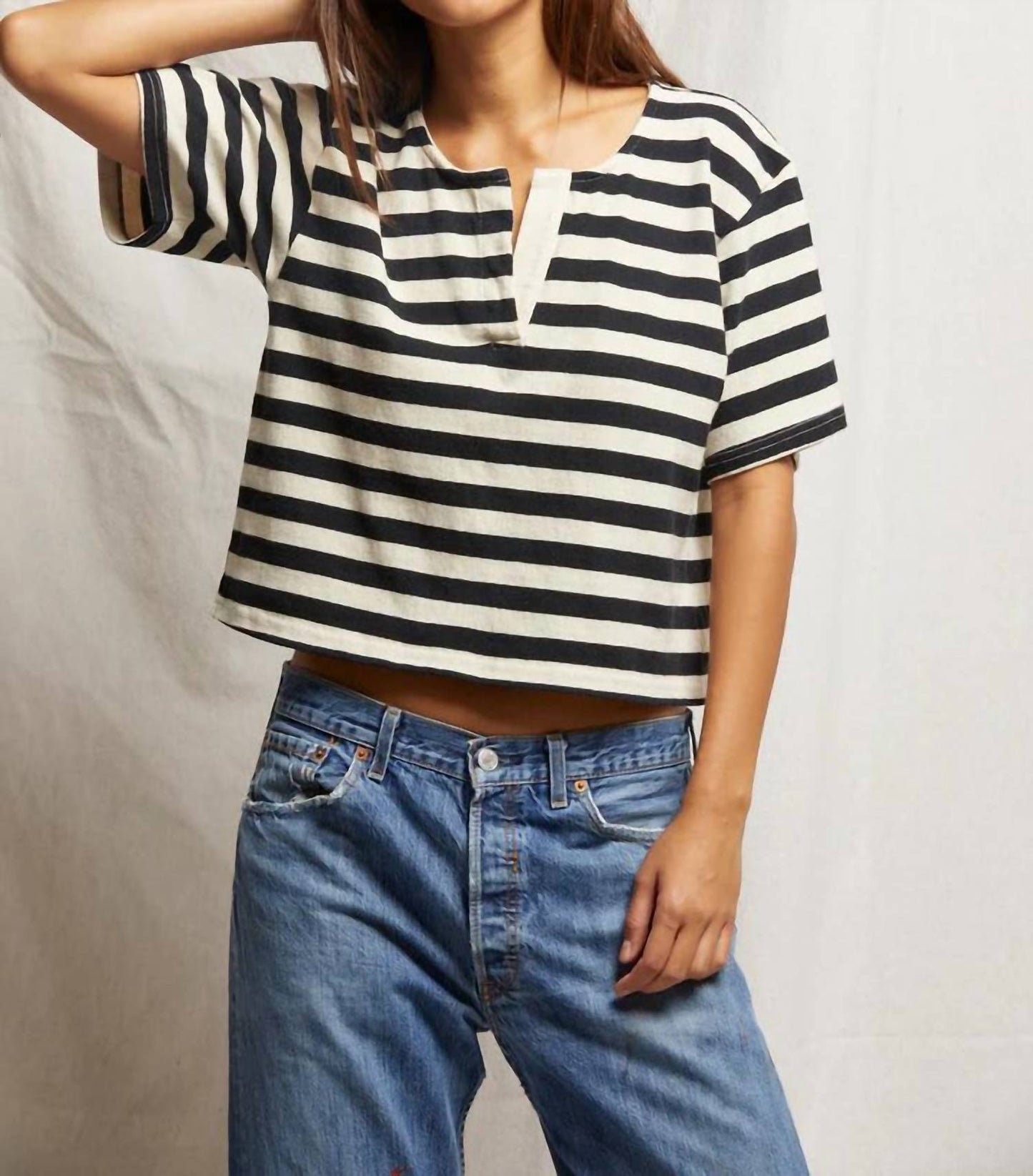 Perfectwhitetee - Sarah Crewneck Tee