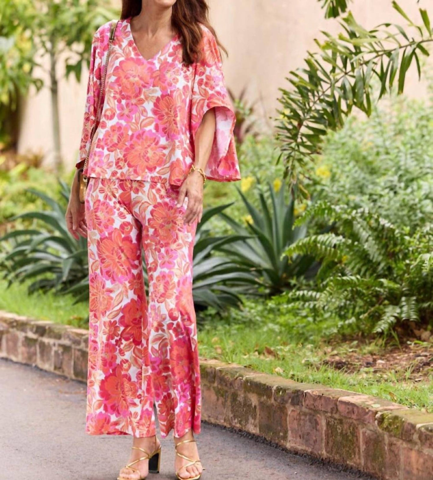 Jude Connally - Daniella Flowy Sleeves V-neck Top