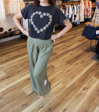 Chaser - Daisy Heart Tee