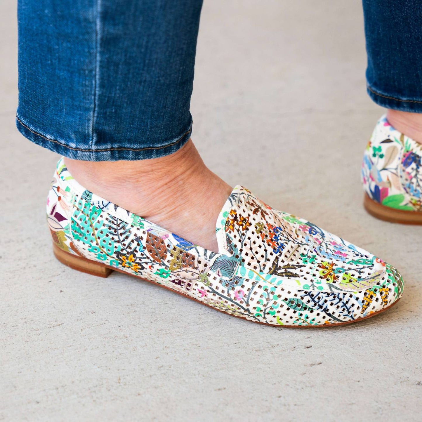 Lalisa - Women's Floral Print Loafers