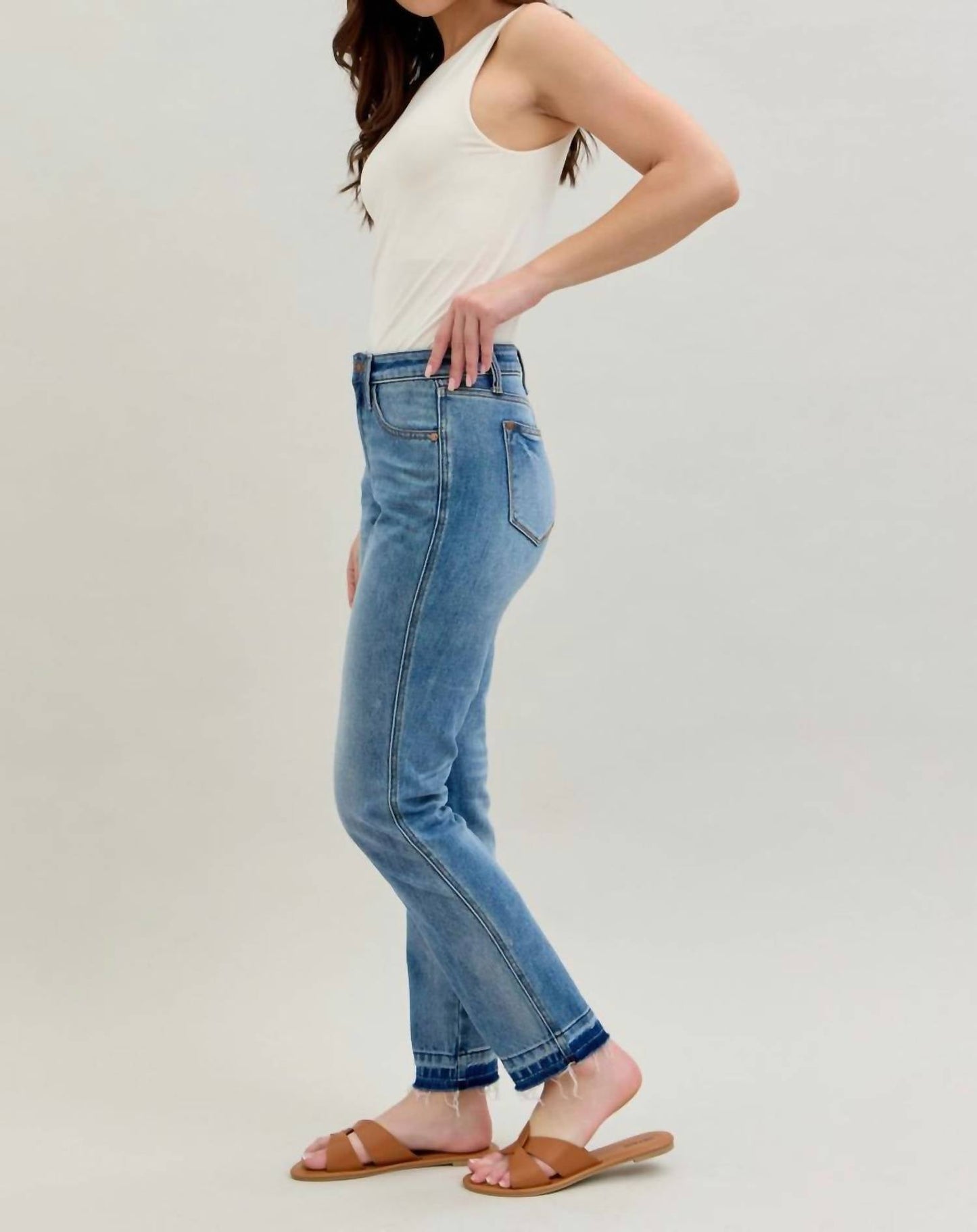 Judy Blue - Midrise Magic Hem Release Jean