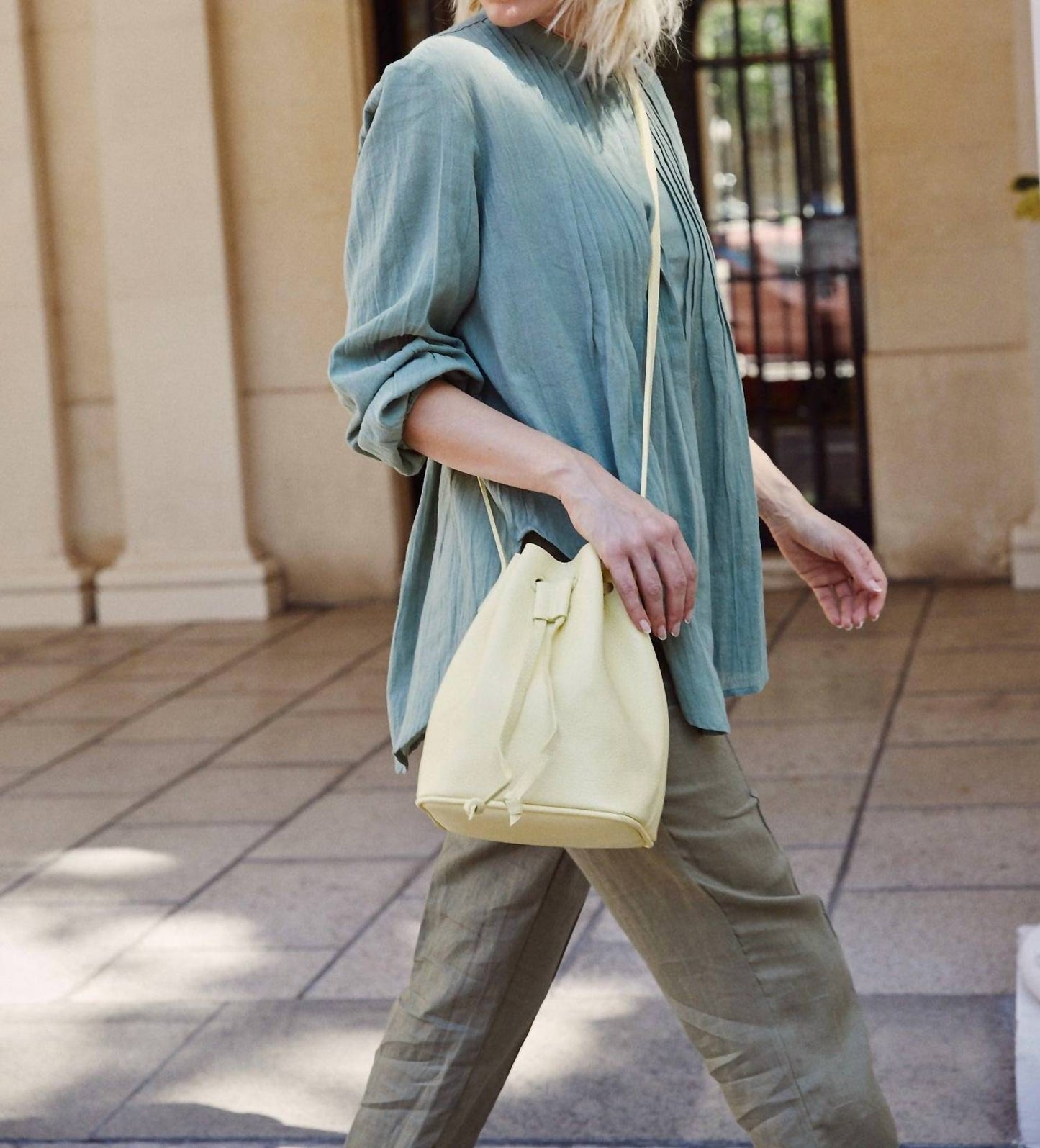 Mesch - Women's Madison Bucket Bag