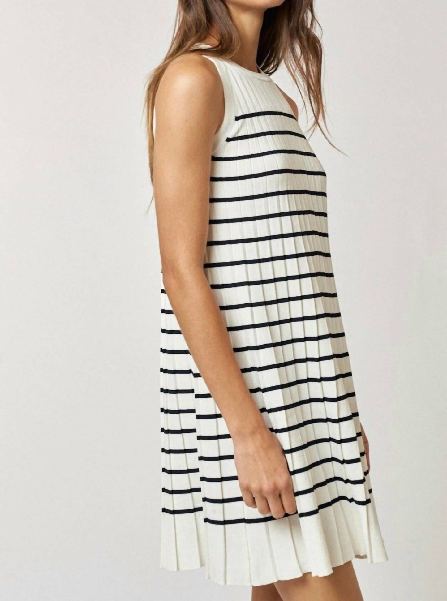 Lalavon - Striped Pleated Sleeveless Sweater Mini Dress