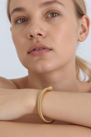 Akalia - Women's Waterproof Twisted Wire Bracelet