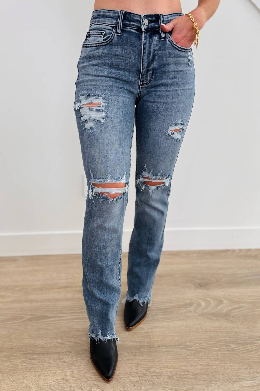 Judy Blue - Destroyed Straight Mid Rise Jeans
