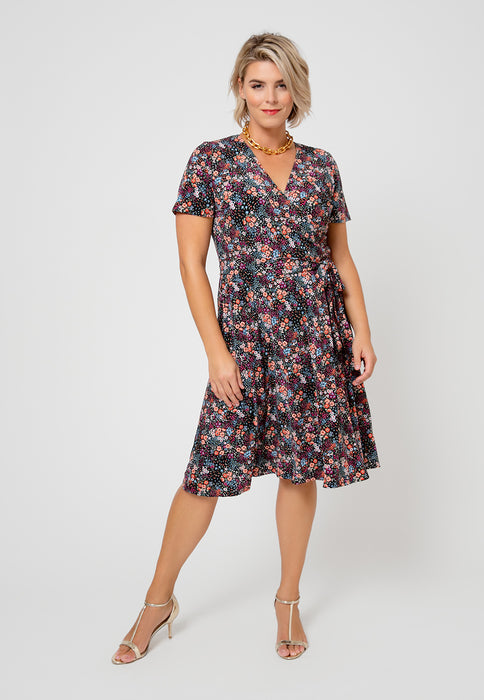 Vestido feminino Leota Perfect Wrap com manga curta, preto