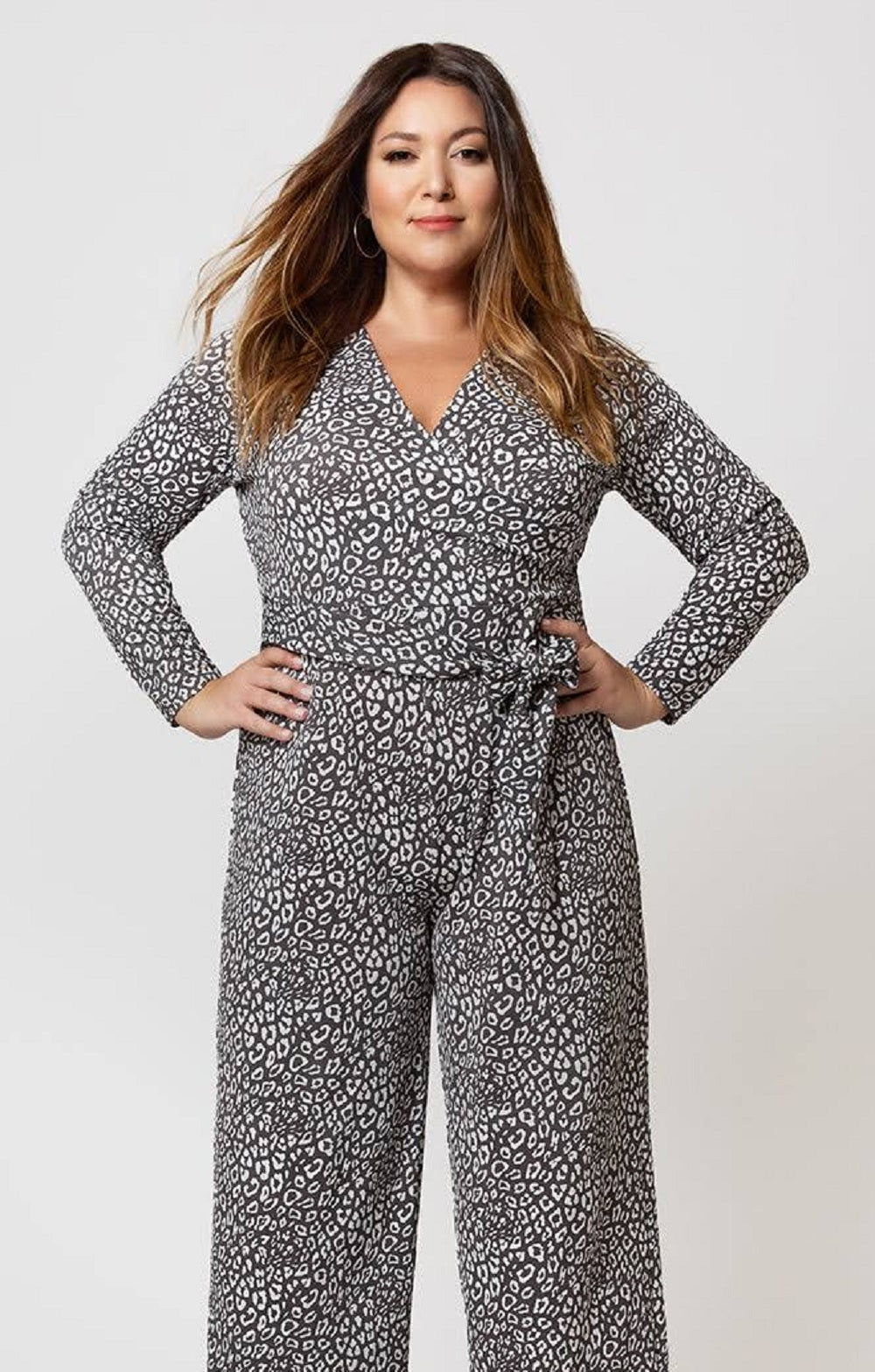 Macacão estampado Kayla feminino Leota preto tamanho 3X