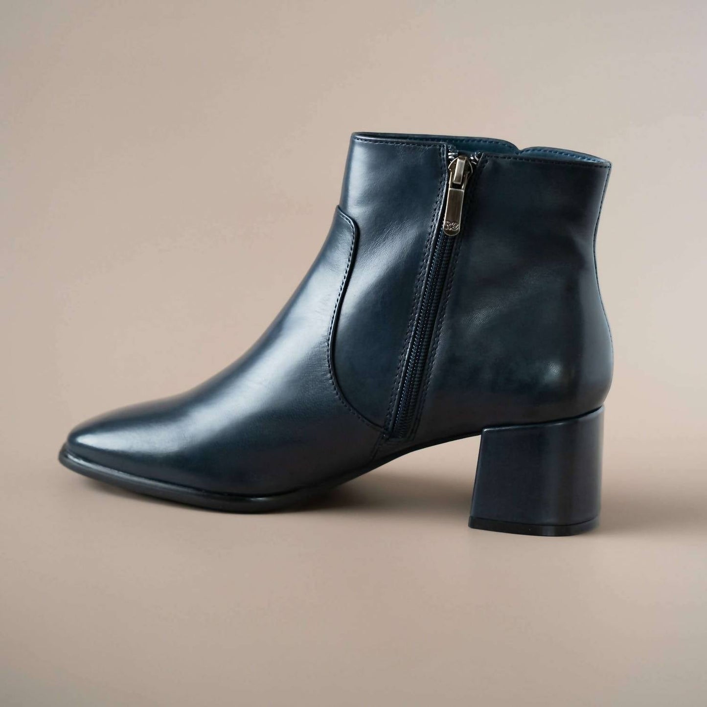 Regarde Le Ciel - Women's Pilar Ankle Boot