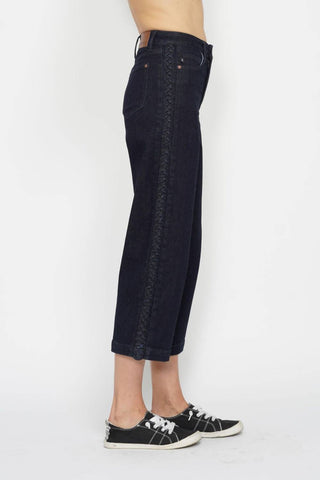 Judy Blue - Calça jeans com detalhe de trança lateral e cintura alta