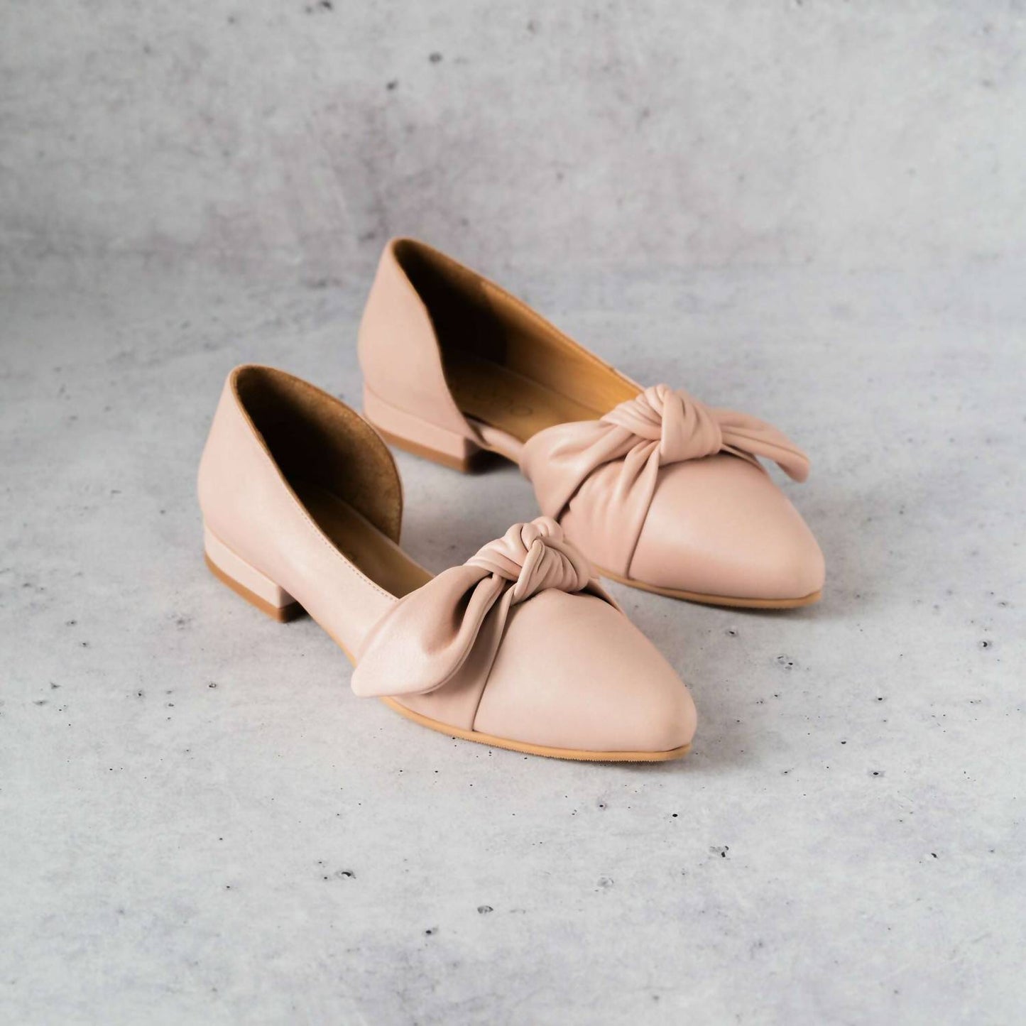 Bueno - Sapatos baixos de couro liso femininos