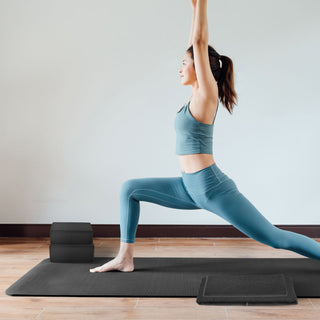 Conjunto de ioga BalanceFrom Fitness com 7 peças, tapete, faixa elástica e joelheira, preto