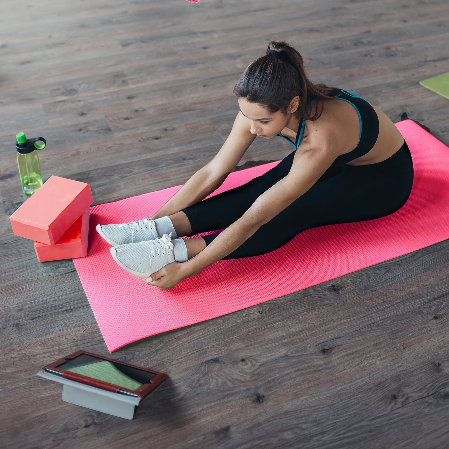 Conjunto de ioga BalanceFrom Fitness com 7 peças, tapete, faixa elástica e joelheira, rosa
