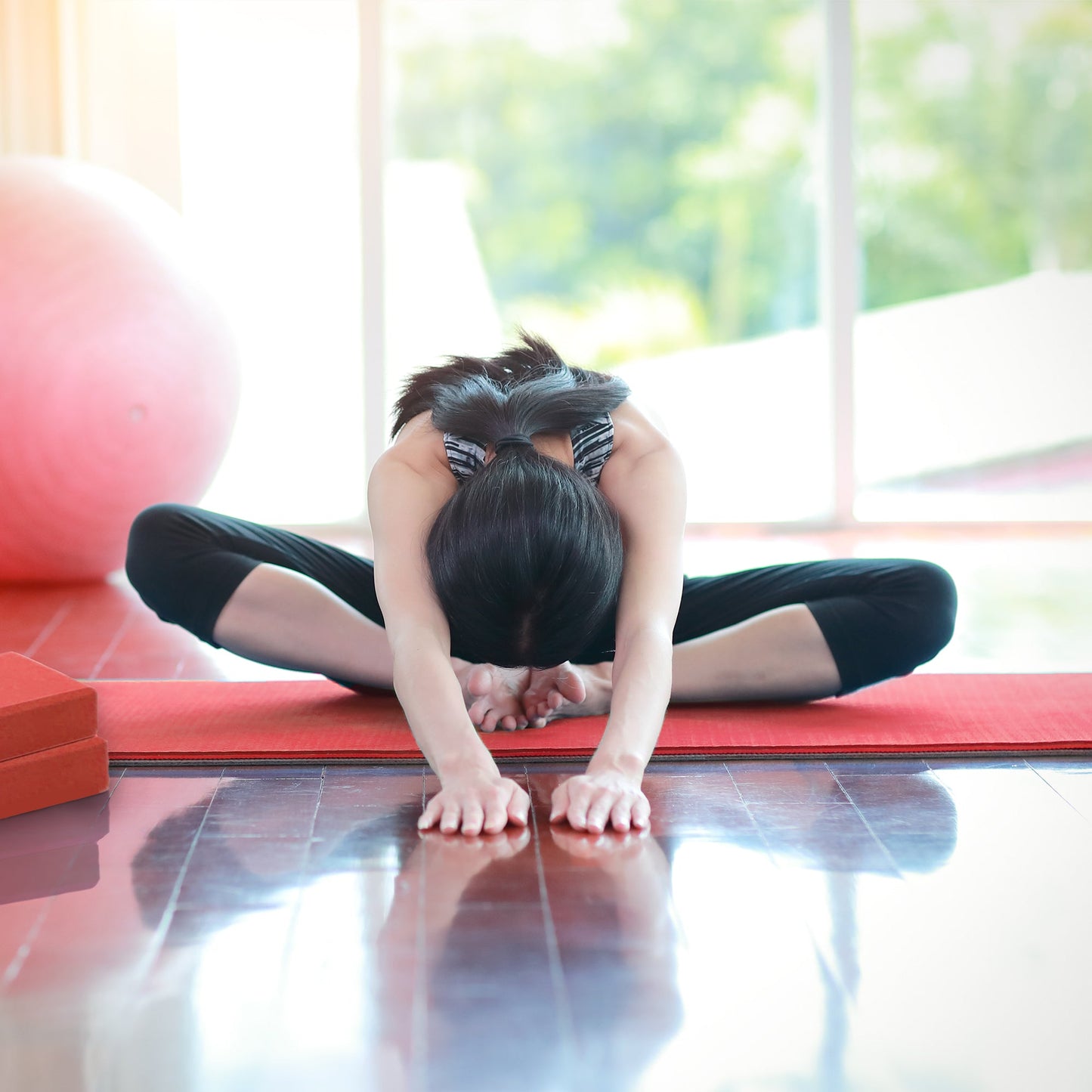 Conjunto de ioga BalanceFrom Fitness com 7 peças, tapete, faixa elástica e joelheira, vermelho