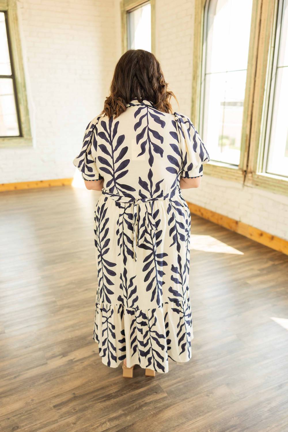 Entro - Robin Floral Midi Dress - Plus