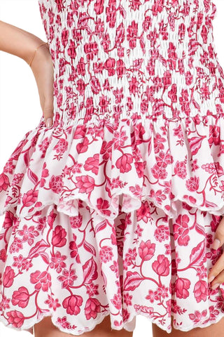 Vestido curto feminino rosa bebê com estampa e bordado