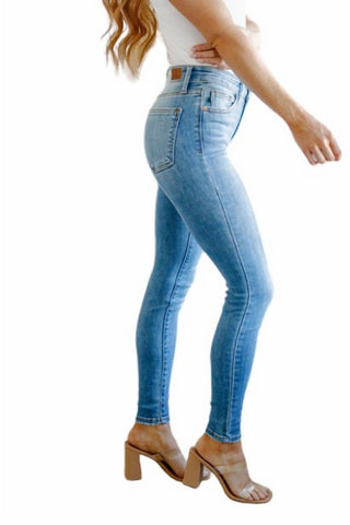 Judy Blue - Calça Jeans Skinny Vintage de Cintura Média