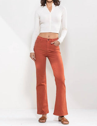 Sneak Peek - Calça jeans slim bootcut de cintura alta e lisa