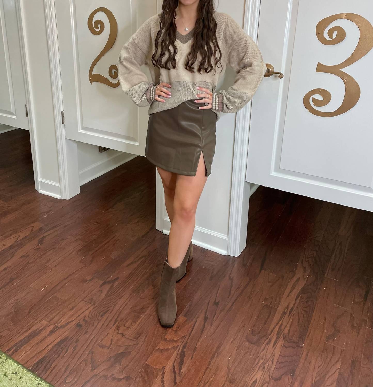 Anniewear - Betsy V Neck Sweater