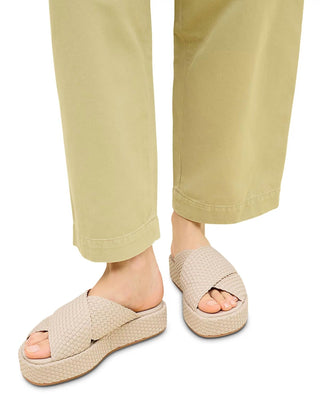 Naghedi - Plataforma Laguna Feminina