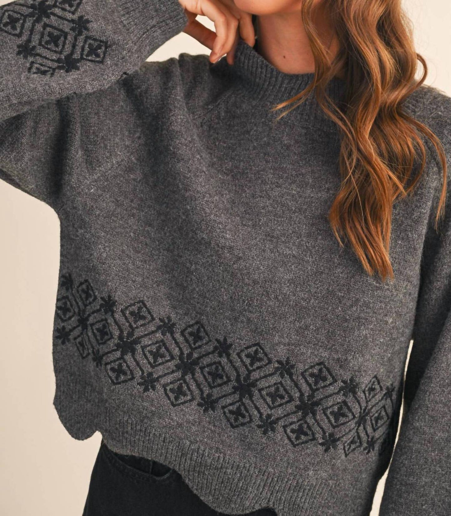 &Merci - Scallop Hem Embroidered Sweater