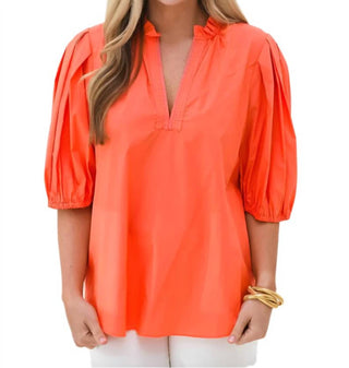 Caryn Lawn - Blusa Anna com decote em V