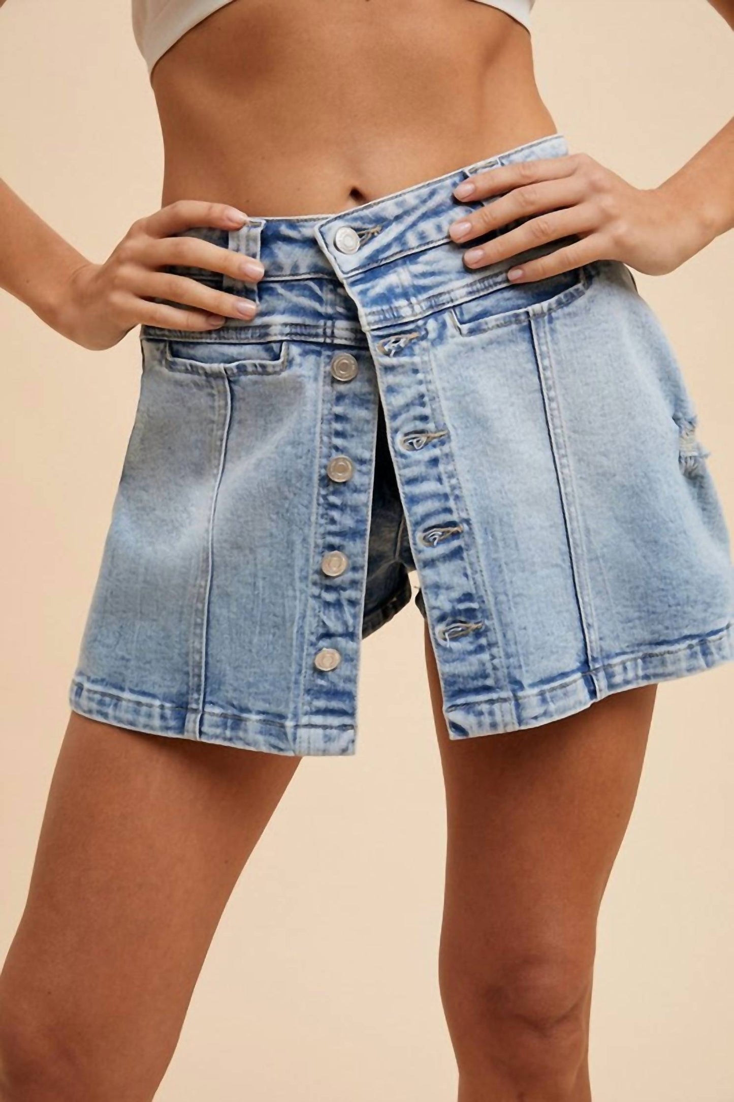 Anniewear - Katelyn Button Mini Skort