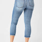 Judy Blue - Mid Rise Contrast Wash Capris