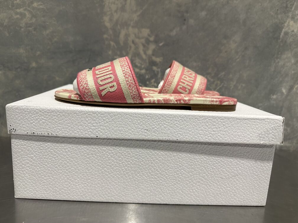 Chinelo feminino Dior Dway em algodão bordado Toile de Jouy rosa peônia, tamanho 6
