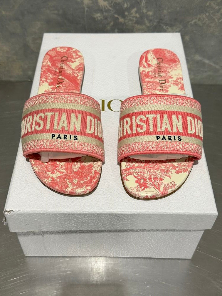 Chinelo feminino Dior Dway em algodão bordado Toile de Jouy rosa peônia, tamanho 6