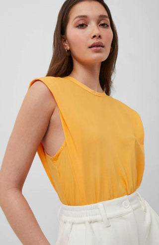French Connection - Blusa de crepe com ombreiras