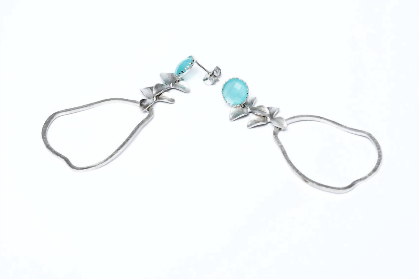 Avenue Chic - Women's Orchid Pear Earrings