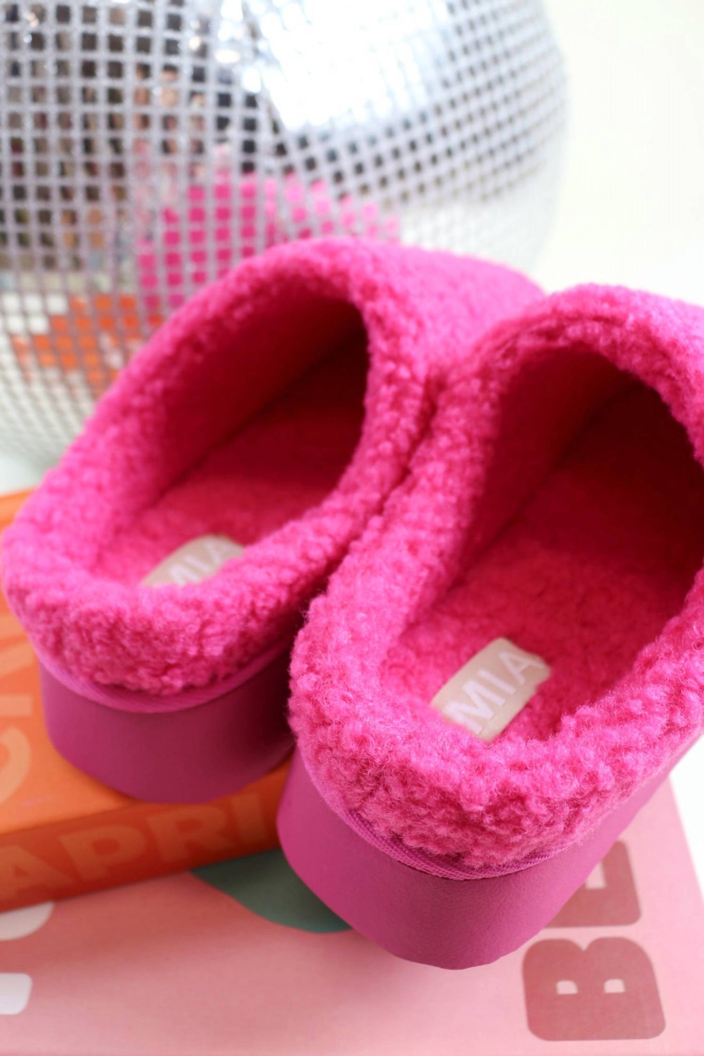 Mia - Women's Icee Sherpa House Slippers