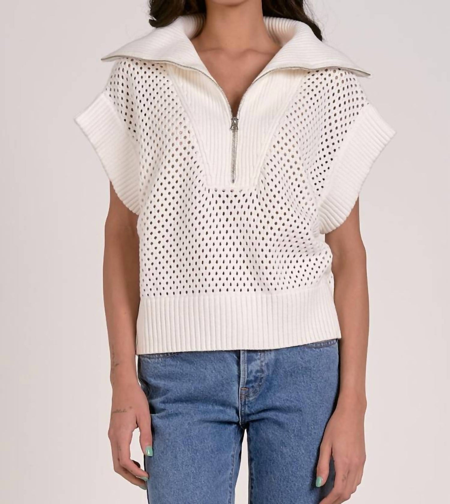 Elan - Cassie Short Sleeveless Sweater