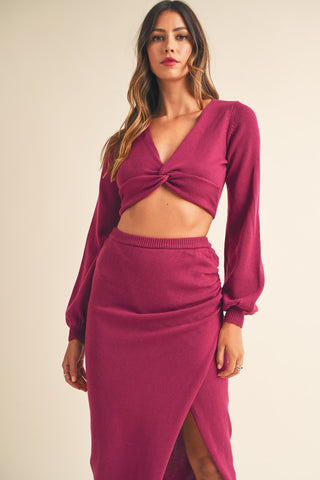 Conjunto de blusa e saia midi de malha trançada frontal MABLE