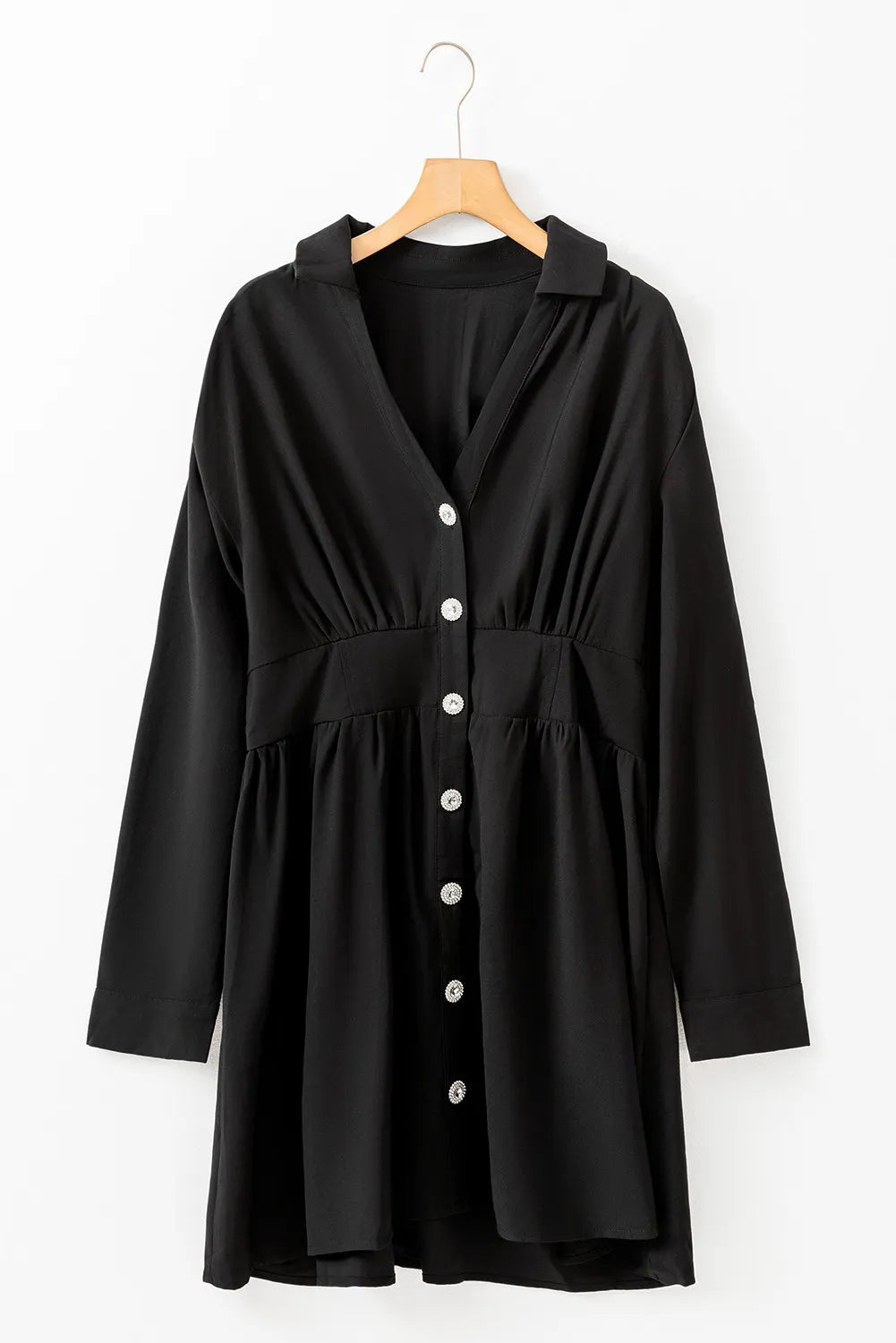 Vestido de manga comprida com botões e franzidos