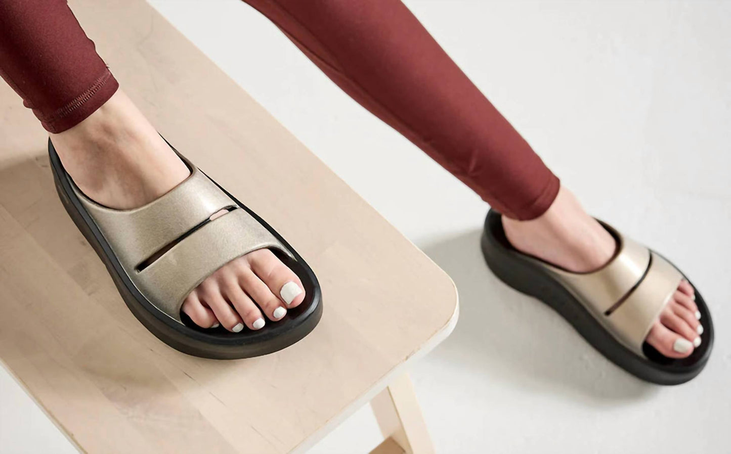 Oofos - Women's Oomega Lux Slide