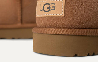 Ugg - Bota Feminina Classic Mini II