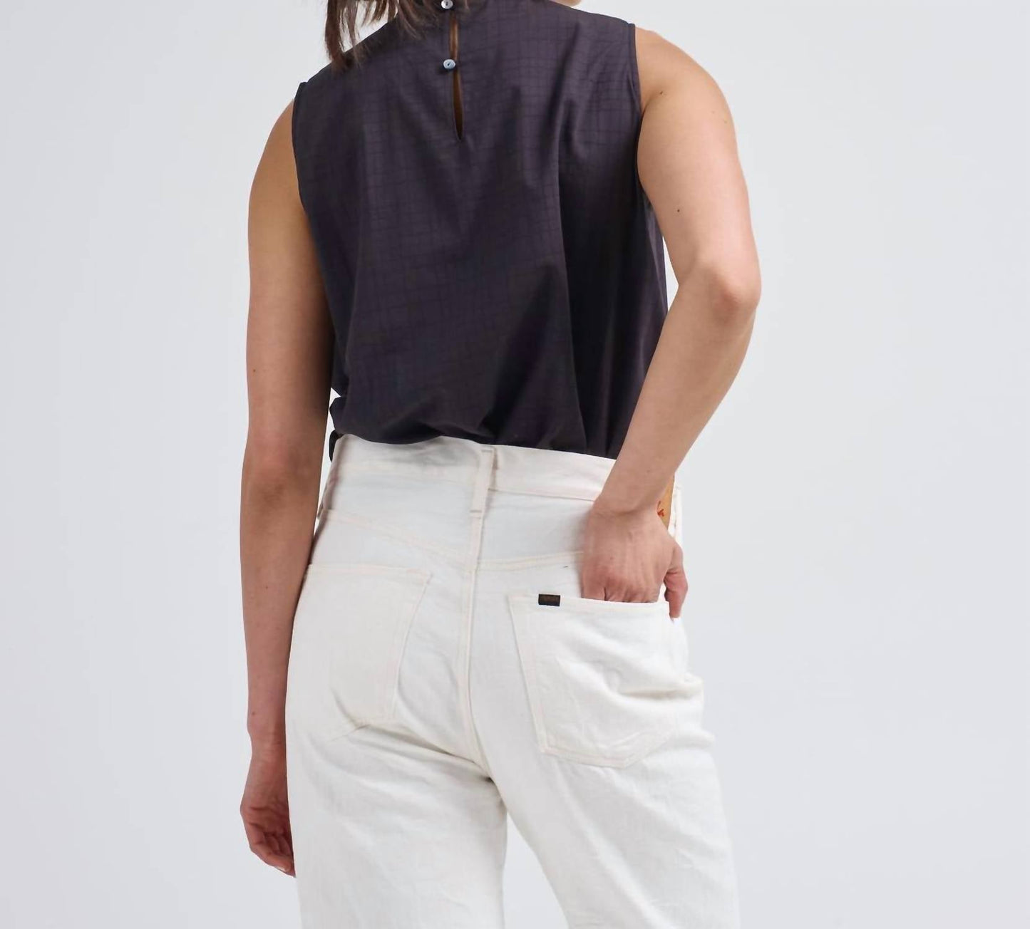 Chimala - Sleeveless Tuck Collar Blouse