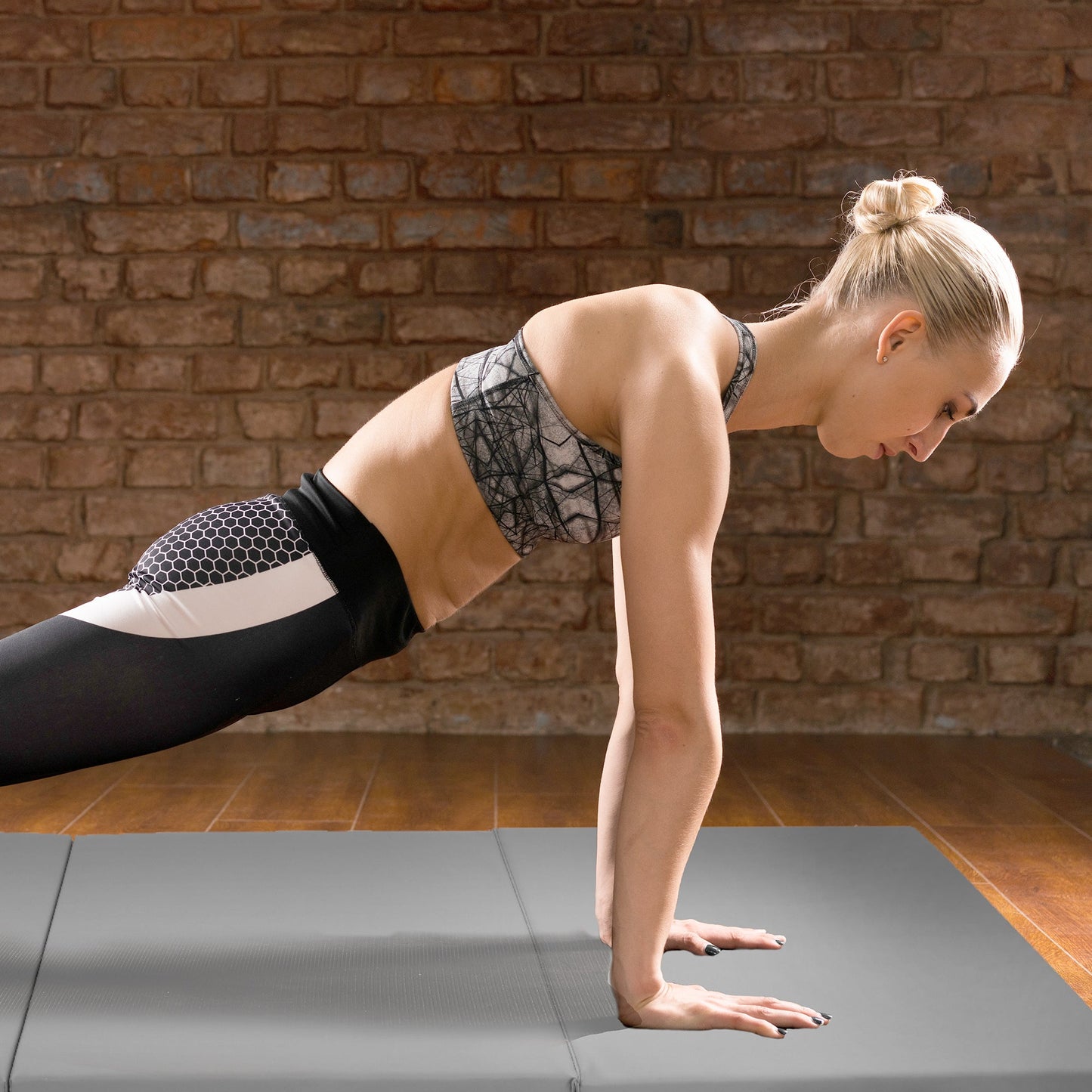 Tapete de exercícios dobrável BalanceFrom Fitness GoGym 6x2 pés com 3 painéis e alças, cinza