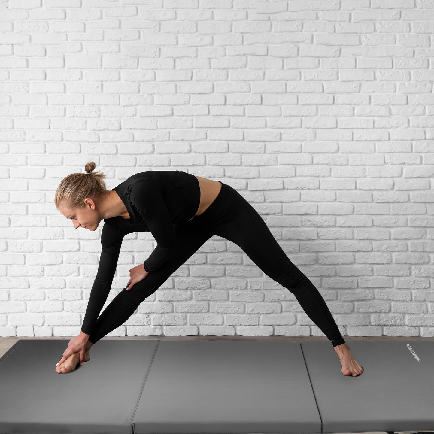 Tapete de ginástica dobrável com 3 painéis BalanceFrom Fitness GoGym 6' x 2' x 1,5" cinza