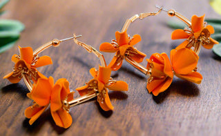 Brincos de argola Sunny Blossom – Brincos de argola Gold Flower