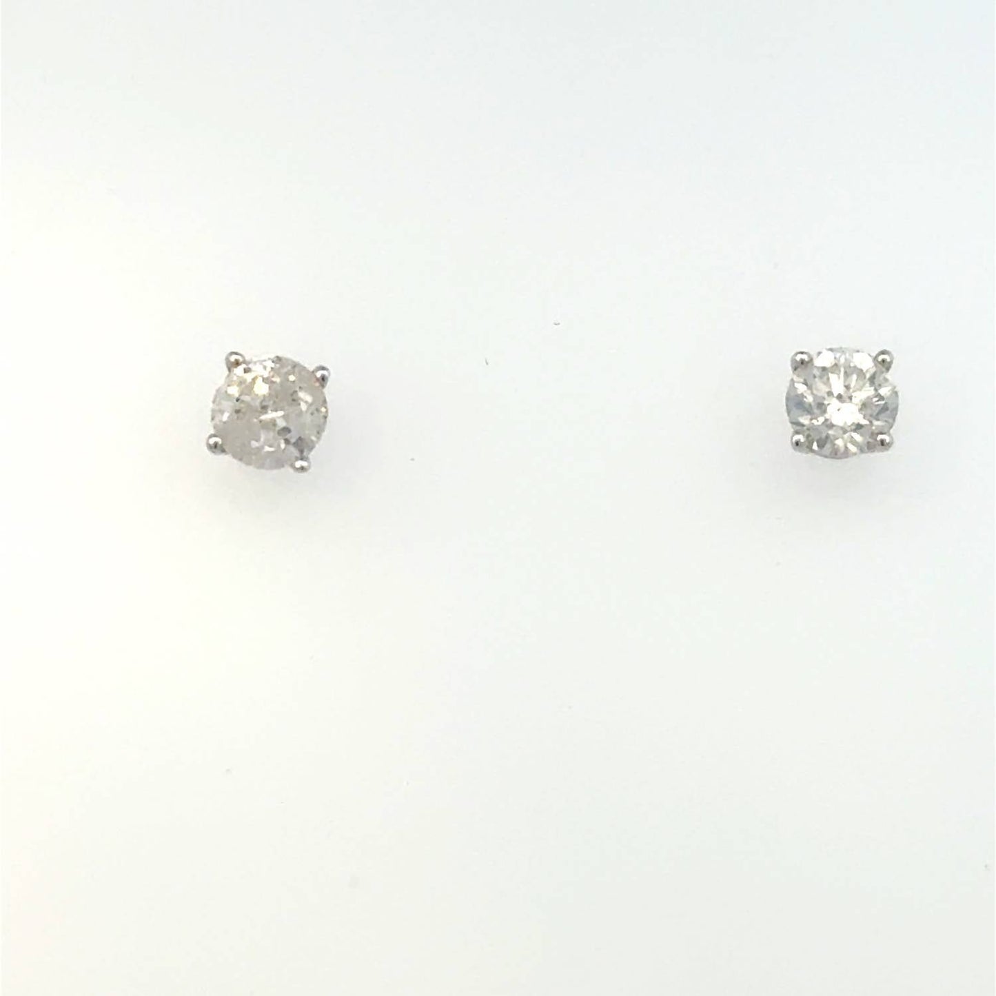 Aamiaa - 1.00 Carat Natural Diamond Round Brilliant Stud Earrings