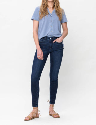Judy Blue - Calça jeans skinny clássica com detalhe amassado no tornozelo e cintura média