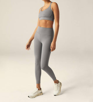 Além do Yoga - Legging Midi Powerbeyond Strive